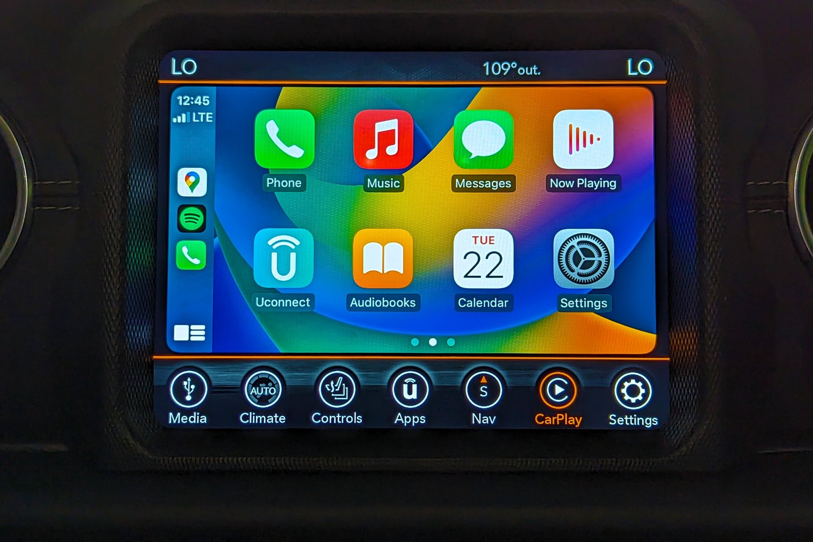 2567-hero-how-to-add-apple-carplay-and-android-auto-to-your-car.jpg